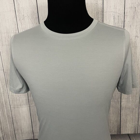 Chubbies Men's Medium Light Grey Extremely Lightweight Short Sleeve Tee Shirt - Picture 1 of 6
